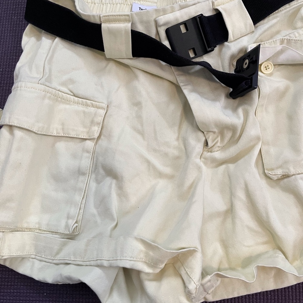 TNA Aritizia Women's Yellow Cargo Shorts large
